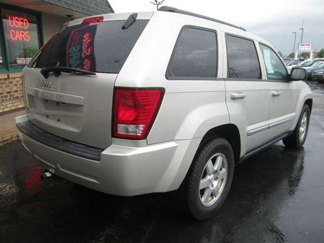 2010 Jeep Grand Cherokee 4x4 Laredo 4dr SUV